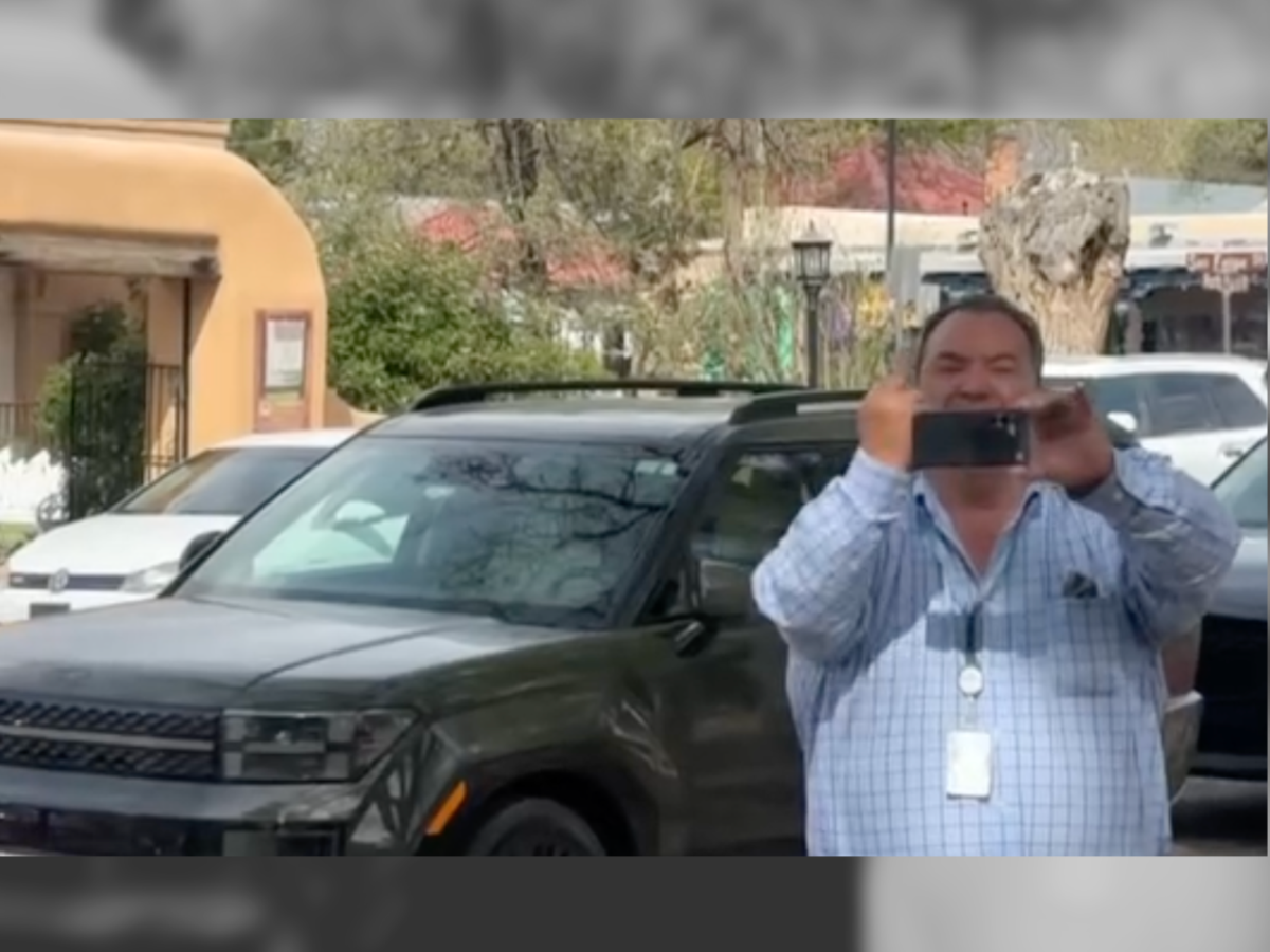 Screenshot, Old Town