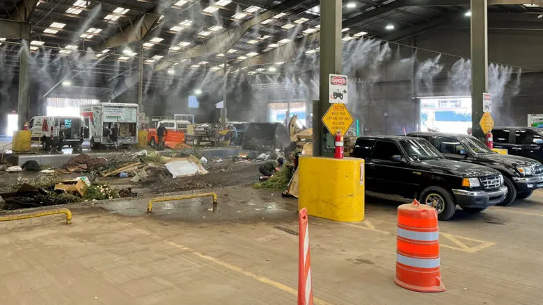 Residents offload waste at the city's Eagle Rock Convenience Center. (CABQ)