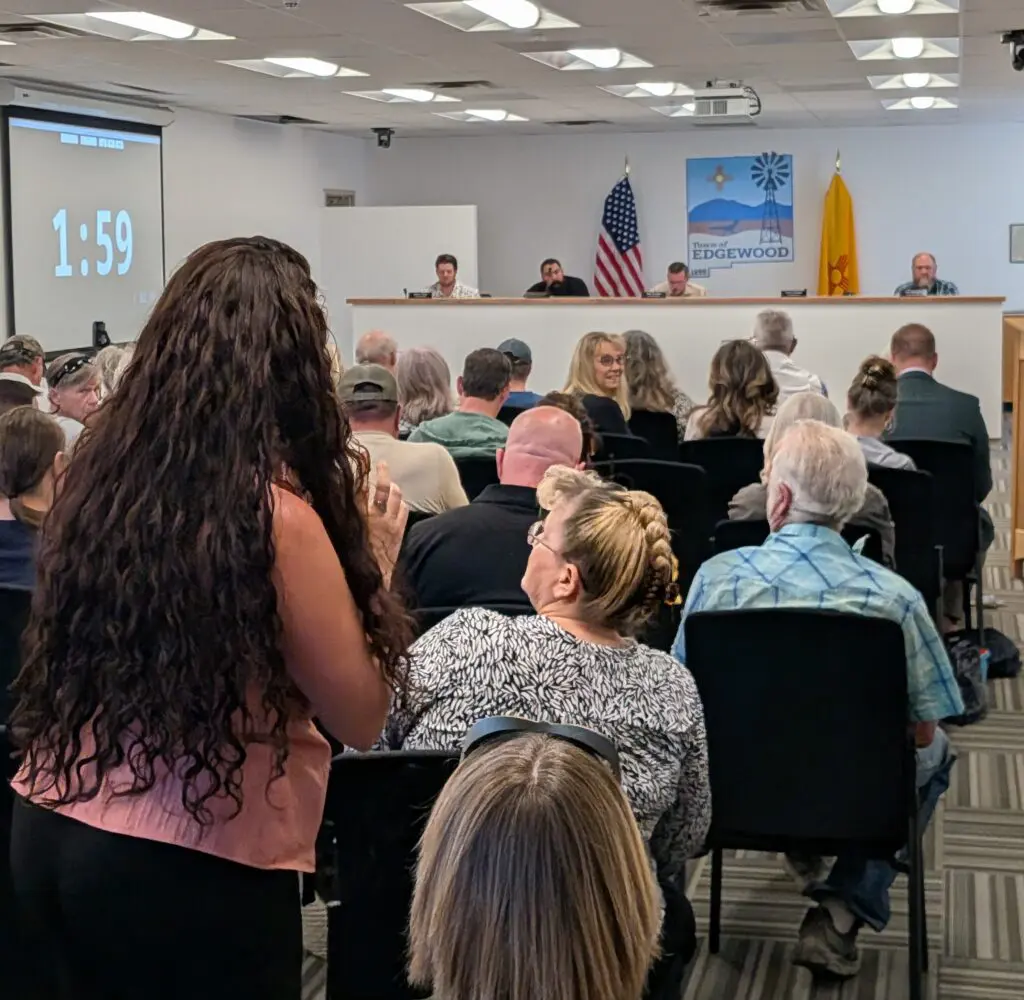 Edgewood residents pled with town commissioners to reconsider plans to end fire service agreements with the county during a town commission meeting in May 2026 (Pat Davis, nm.news)
