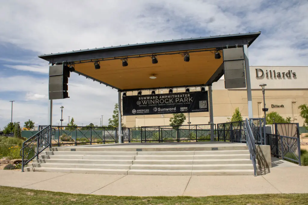 Stage at the Winrock Town Center (Photo by Sara Atencio-Gonzales)
