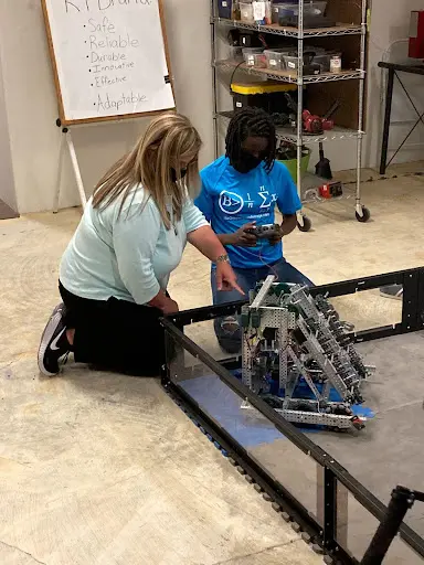 Shelly Gruenig teaching about robotics (Courtesy of Shelly Gruenig)