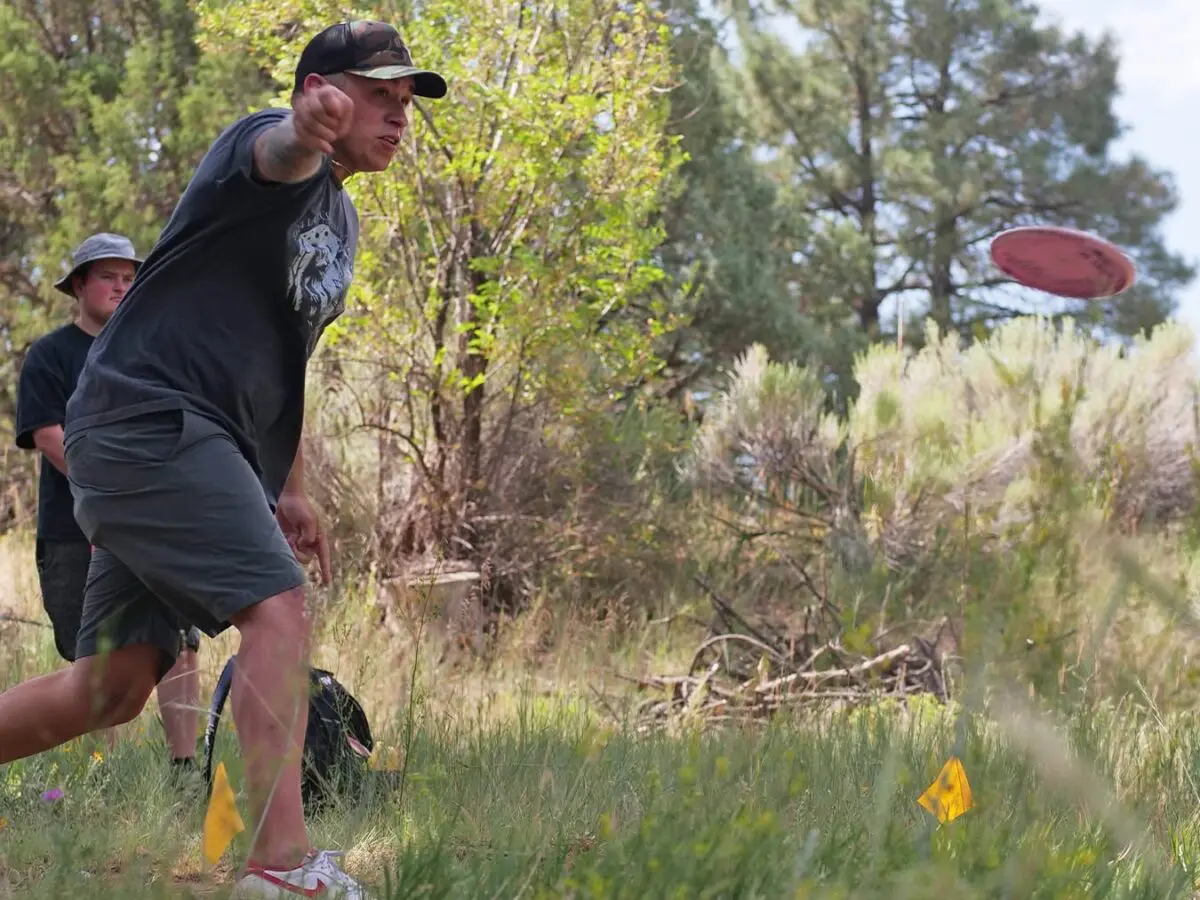 Players use City of Albuquerque open space for frisbee golf