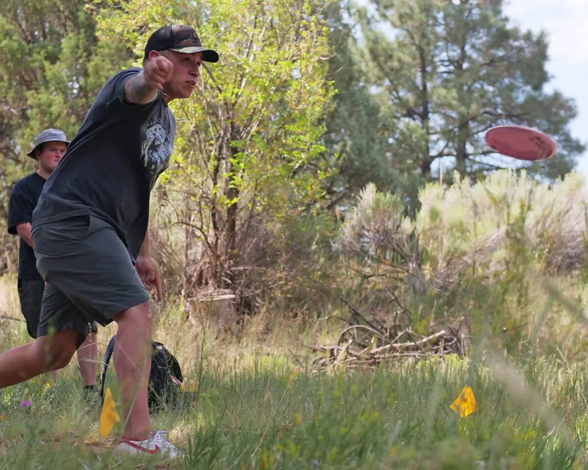 Players use City of Albuquerque open space for frisbee golf