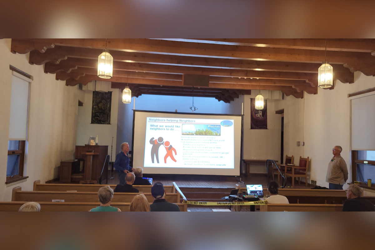 Sandoval County Emergency Manager Dan Heerding and Allen Saville of the Placitas Resilience & Emergency Preparedness Alliance (PREP) spoke of being physically and mentally prepared for possibly without access to electricity or gas. (Rodd Cayton)