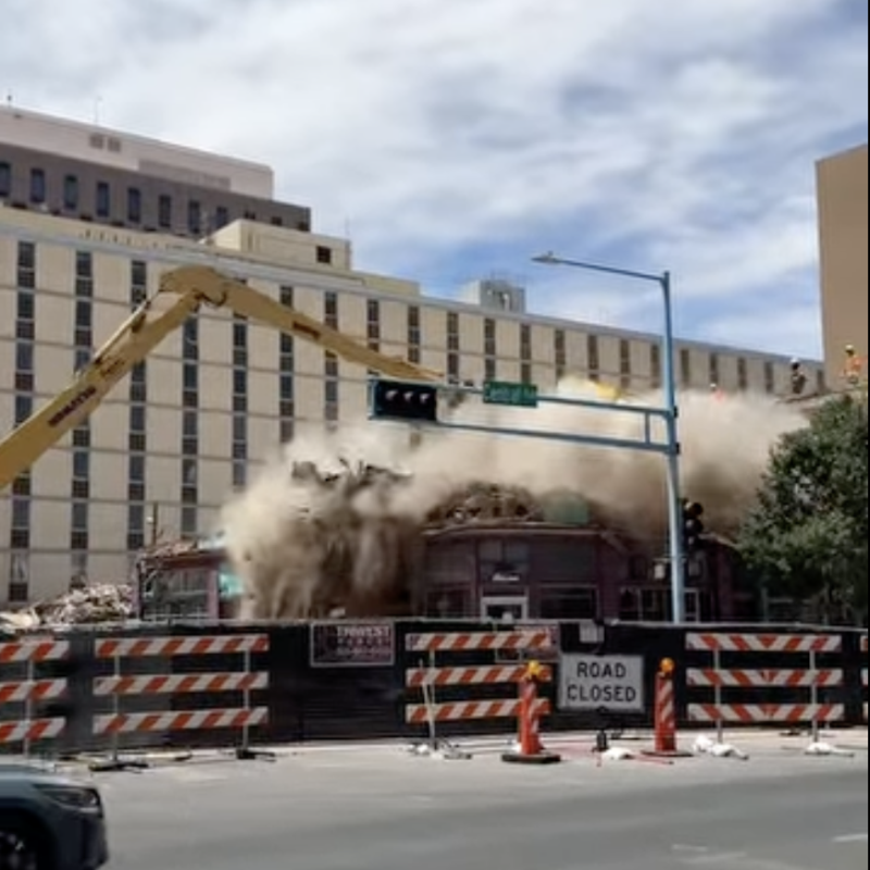 Watch: City demos Lindy’s Diner after owners walk away