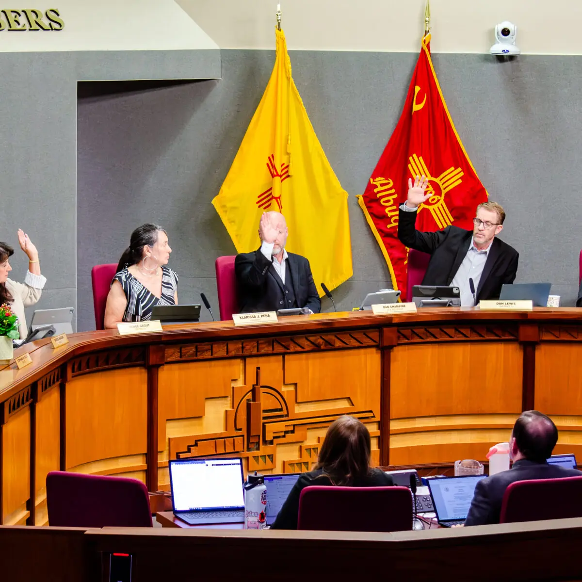 Albuquerque Council fails to override Mayor’s veto, killing proposal to make city clerk, attorney independent