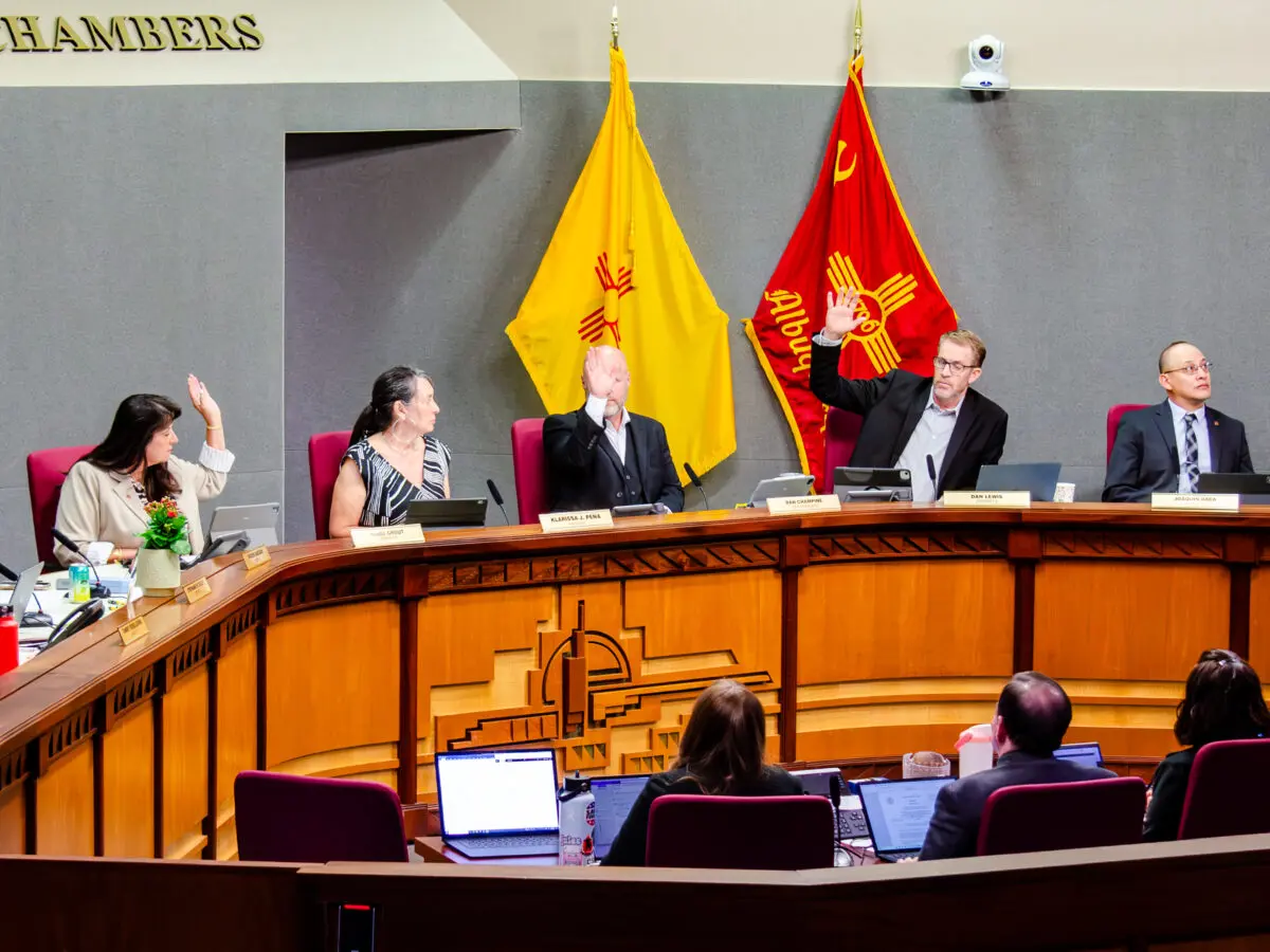 Albuquerque city councilors vote on a motion to override Mayor Tim Keller's veto of R-26-30 during Monday's meeting. (Jesse Jones)