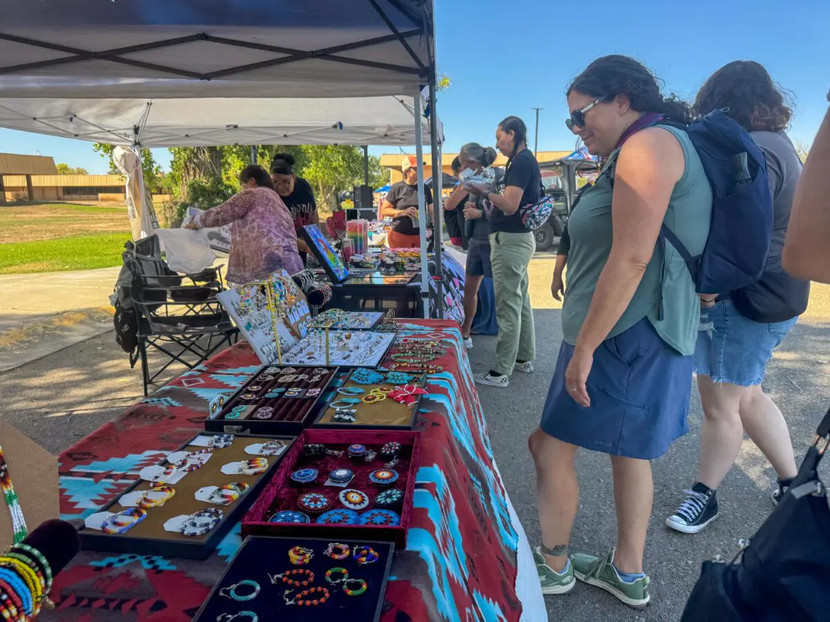 Attendees looking at vendors at the Indigenous Farmers Market at SIPI (Photo by Sara Atencio-Gonzales)