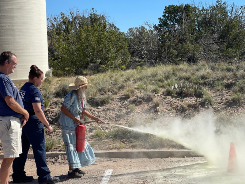 Fire stoppers: Dozens take extinguisher training at Placitas open house