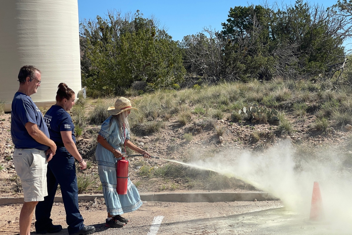 The Placitas Resilience & Emergency Preparedness Alliance (PREP) and Placitas Volunteer Fire Department Station No. 41 teamed up for an open house that centered on training anyone who was interested in proper fire extinguisher use. (Courtesy photo)
