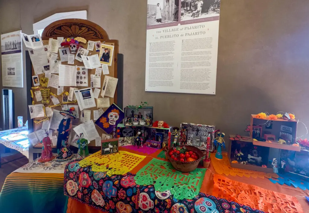 Another ofrenda at the Ofrendas Comunitarias and Cultural Traditions exhibit. (Photo by Sara Atencio-Gonzales)
