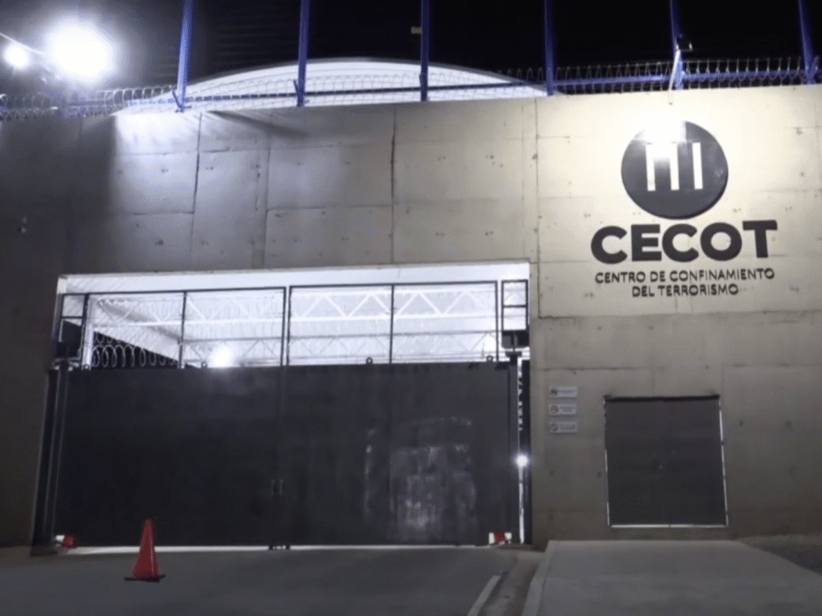 "Entrance of CECOT" by La Prensa Gráfica is licensed under CC BY 3.0.