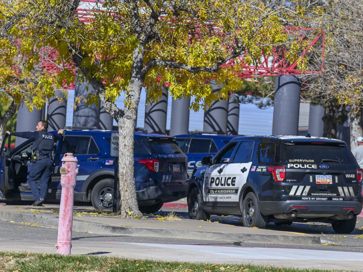 Albuquerque Police Department at La Cueva High School in 2024. Roberto E. Rosales / City Desk Abq