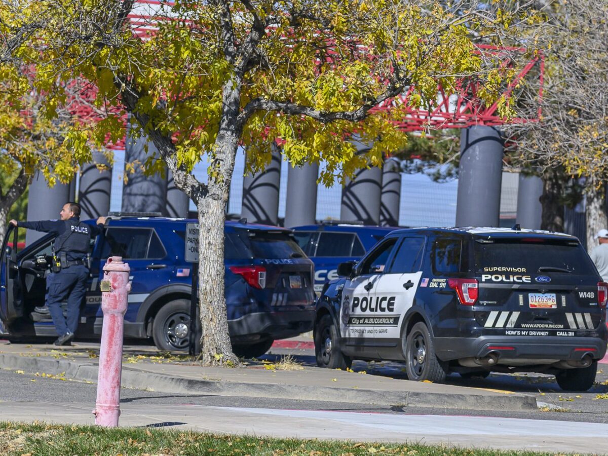 Albuquerque Police Department at La Cueva High School in 2024. Roberto E. Rosales / City Desk Abq