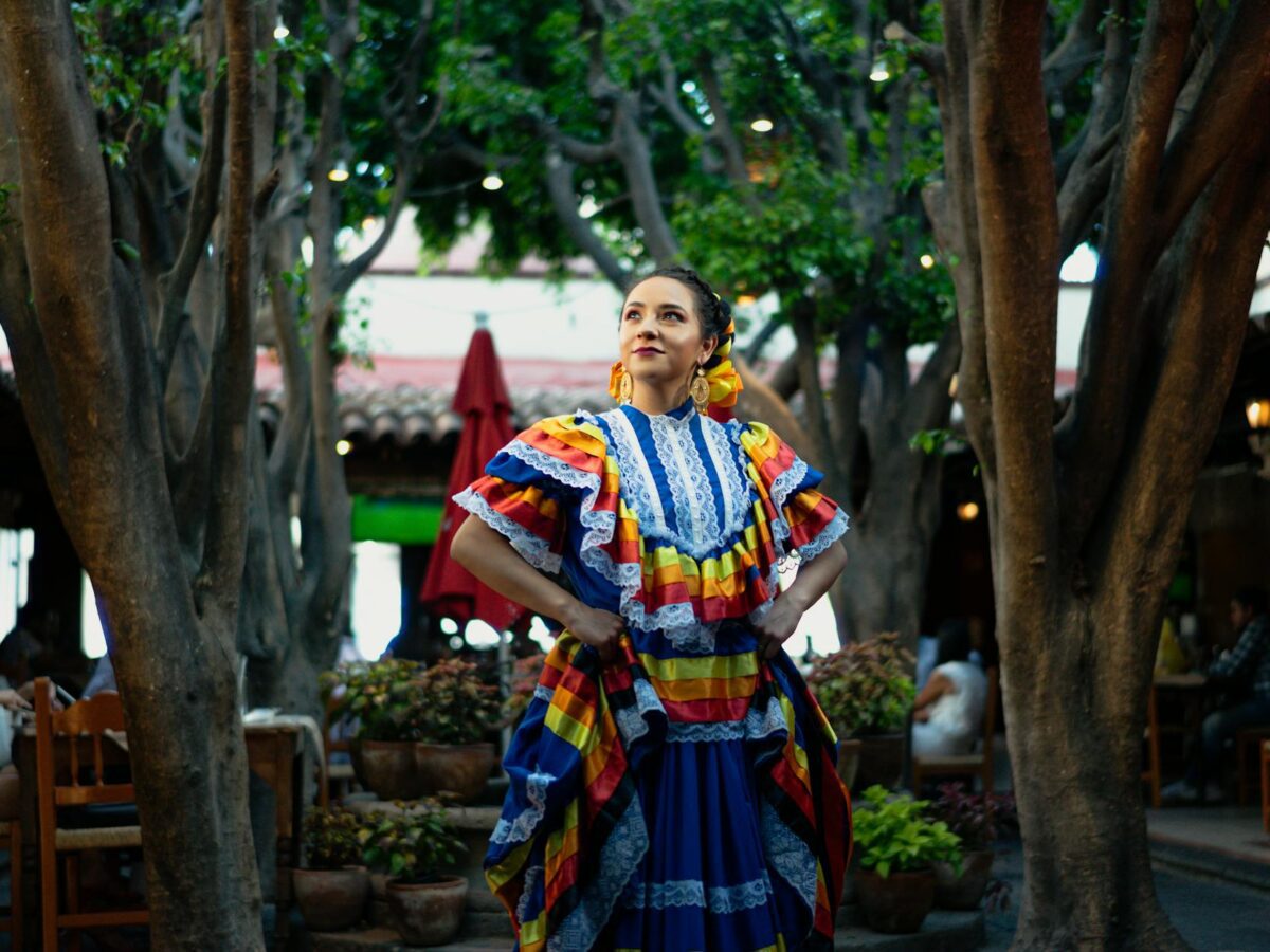 woman in traditional mexican dress
