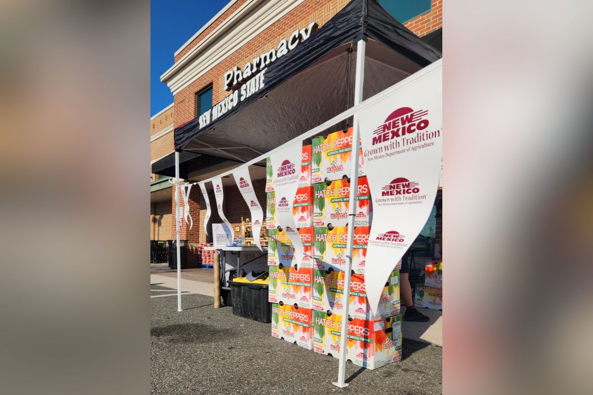 New Mexico students pursuing agriculture degrees will benefit from an East Coast fundraiser featuring the state's signature crop, as alumni organize a green chile roast event in the Washington, D.C., area to raise scholarship money while promoting the state's top-ranked chile industry.