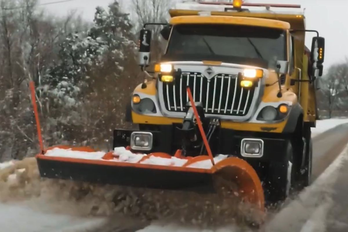 Bernalillo County Public Works crews are on alert as a winter storm is expected to move into the East Mountains on Wednesday afternoon and continue into Thursday morning, bringing the possibility of 1 to 3 inches of snow in Tijeras Canyon and nearby high-elevation communities. Forecasts show only a light dusting, if any, for the Albuquerque metro area.